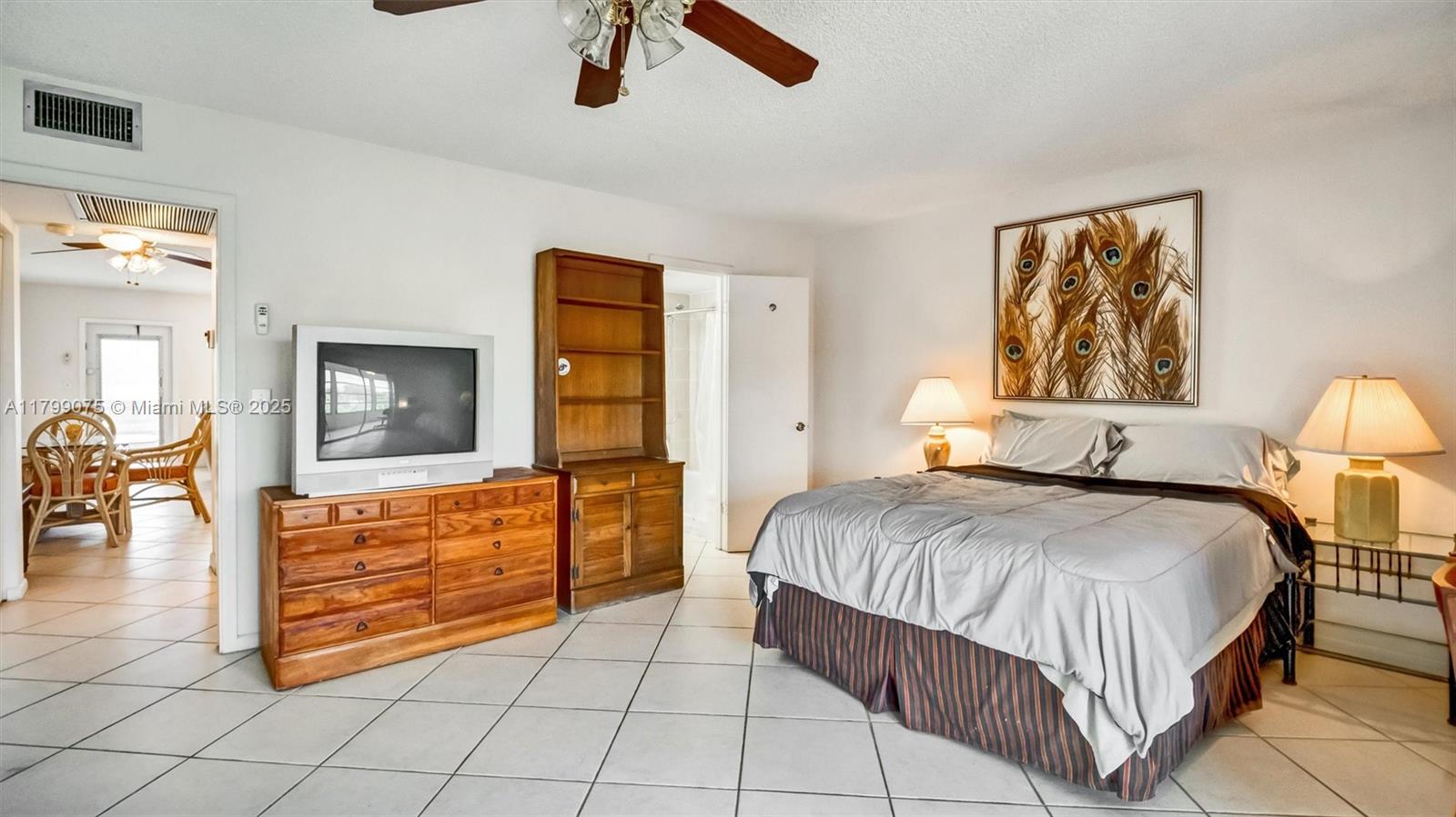 3087 S Newport S 3087