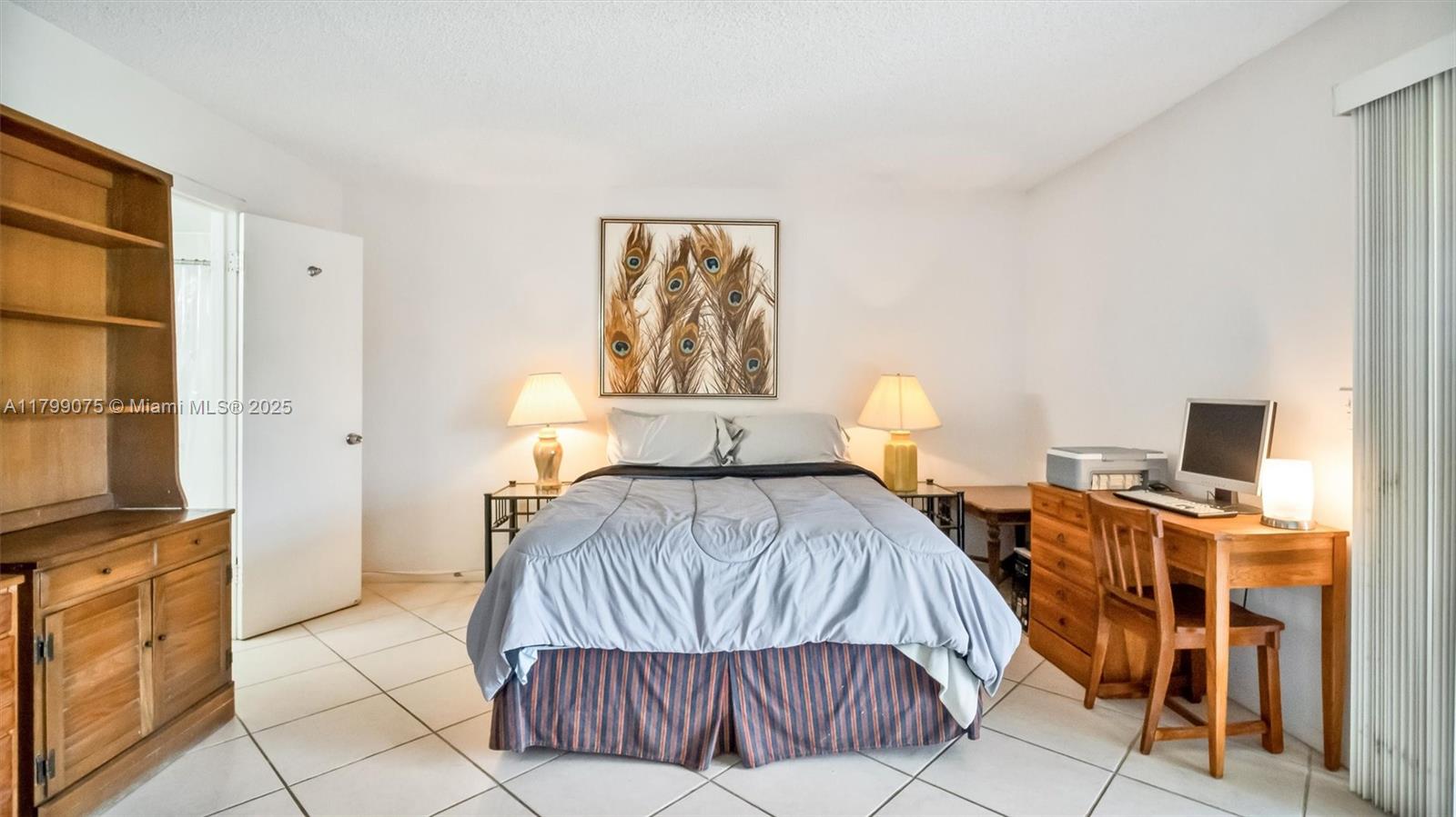 3087 S Newport S 3087
