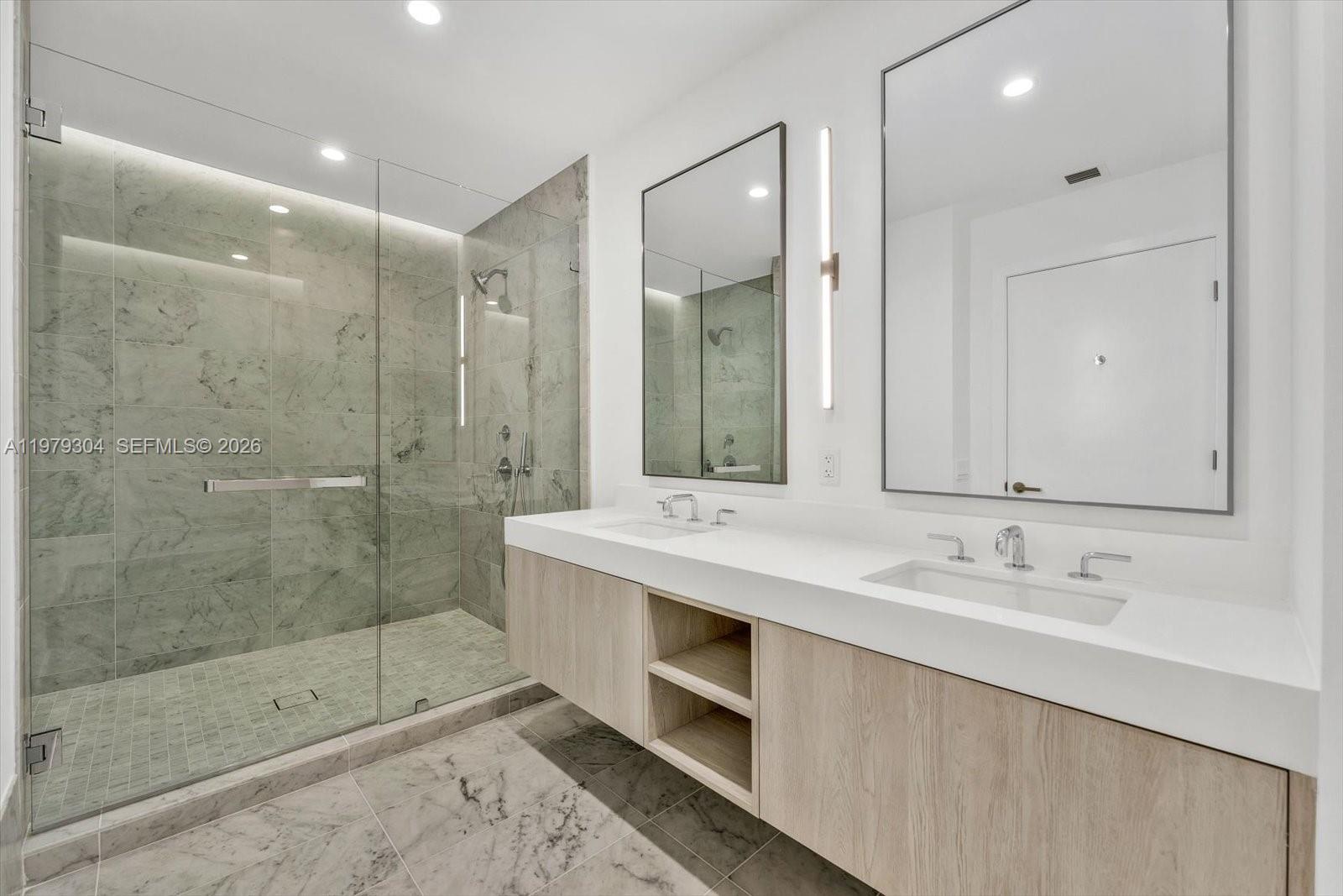 BAY HARBOR ISLAND - Residential