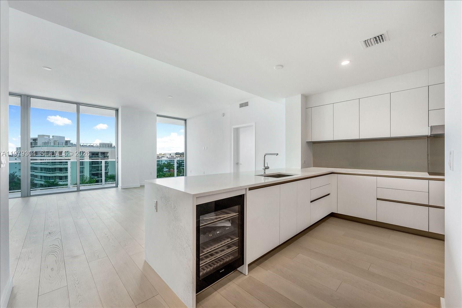 9201 E Bay Harbor Dr 710