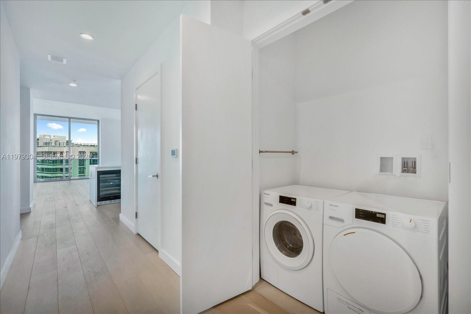 BAY HARBOR ISLAND - Residential