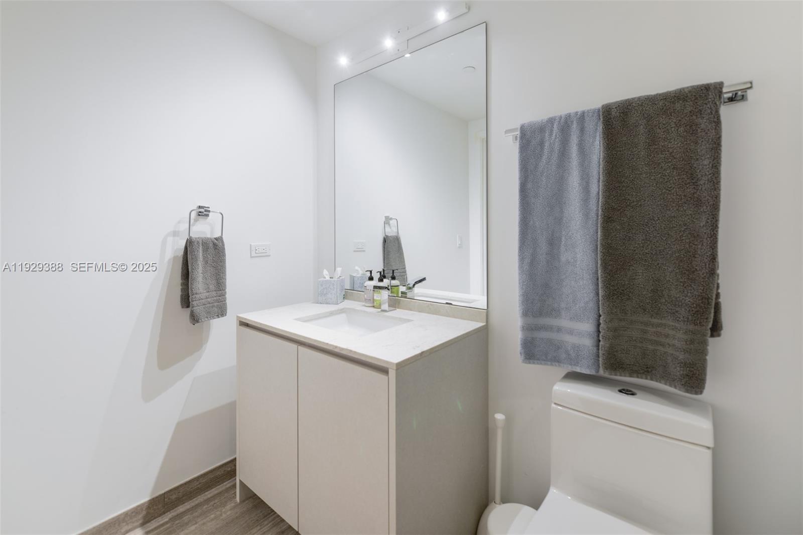 1010 BRICKELL CONDO - Residential Lease