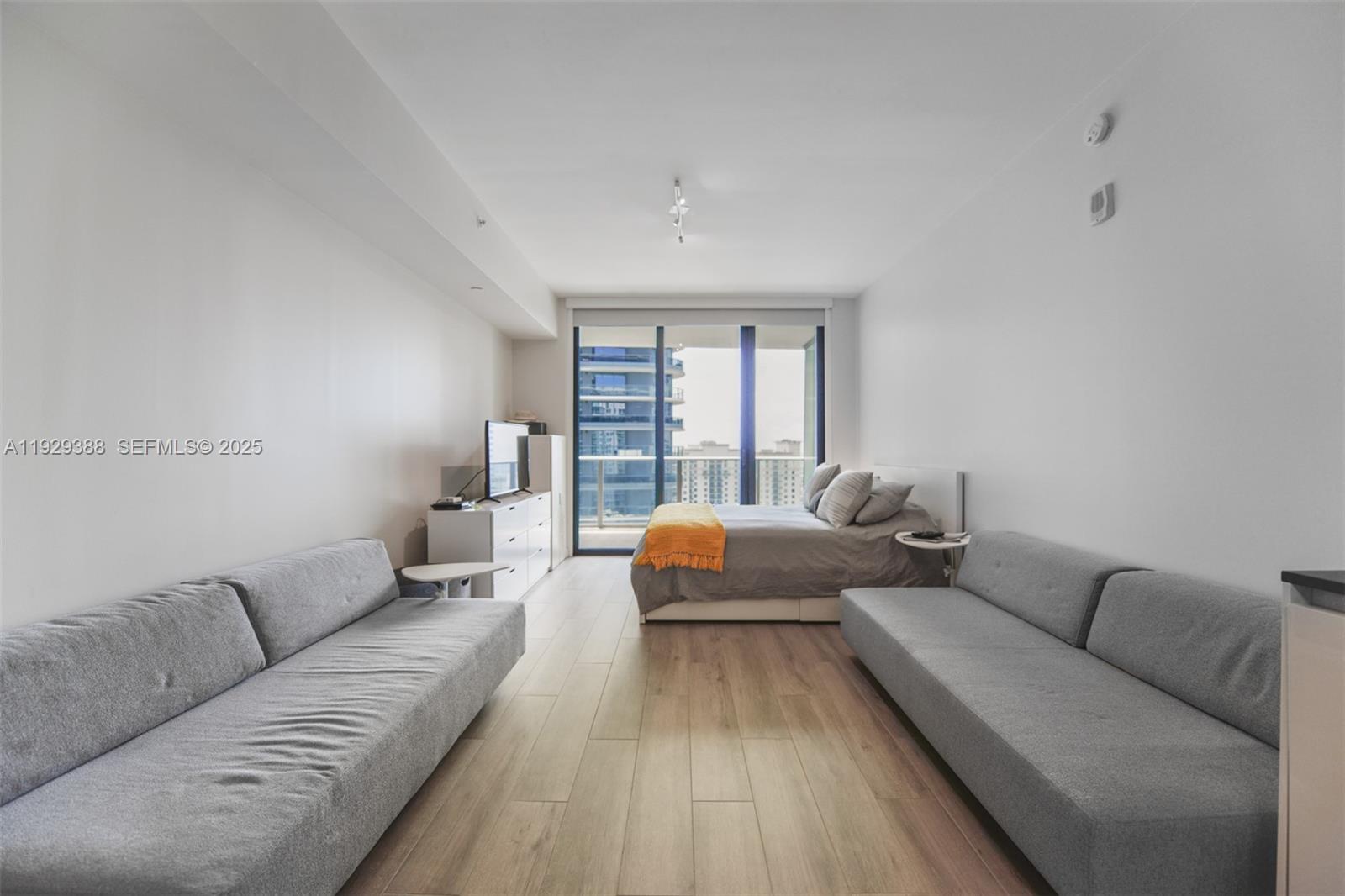 1010 BRICKELL CONDO - Residential Lease