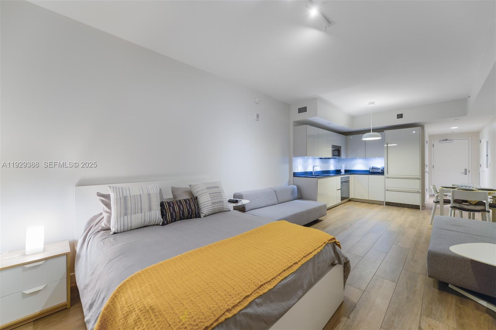 1010 BRICKELL CONDO - Residential Lease