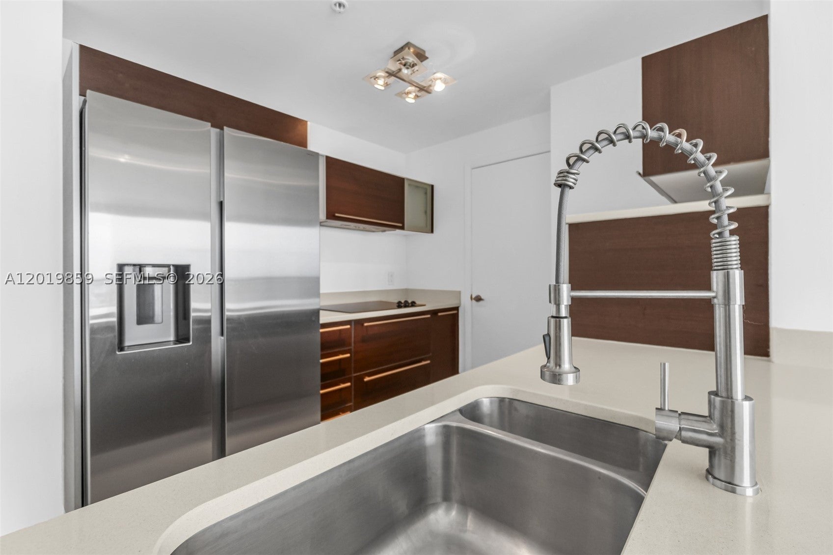 1900 N Bayshore Dr 3216