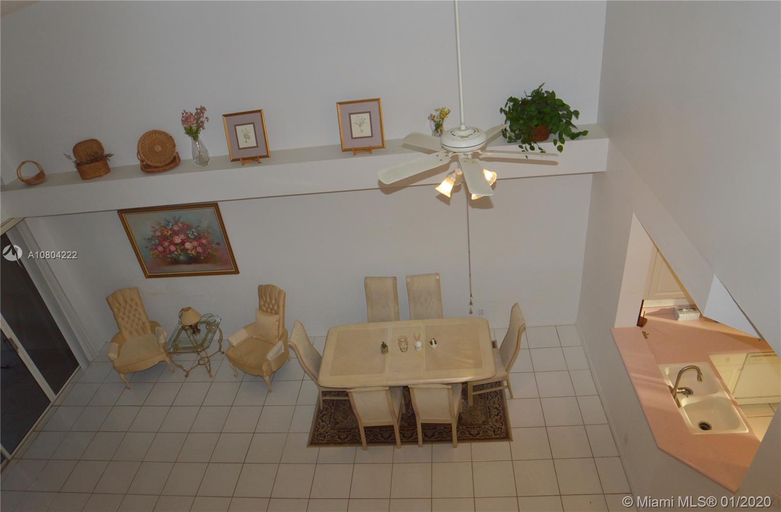 HOLLYWOOD LAKES COUNTRY C - Residential