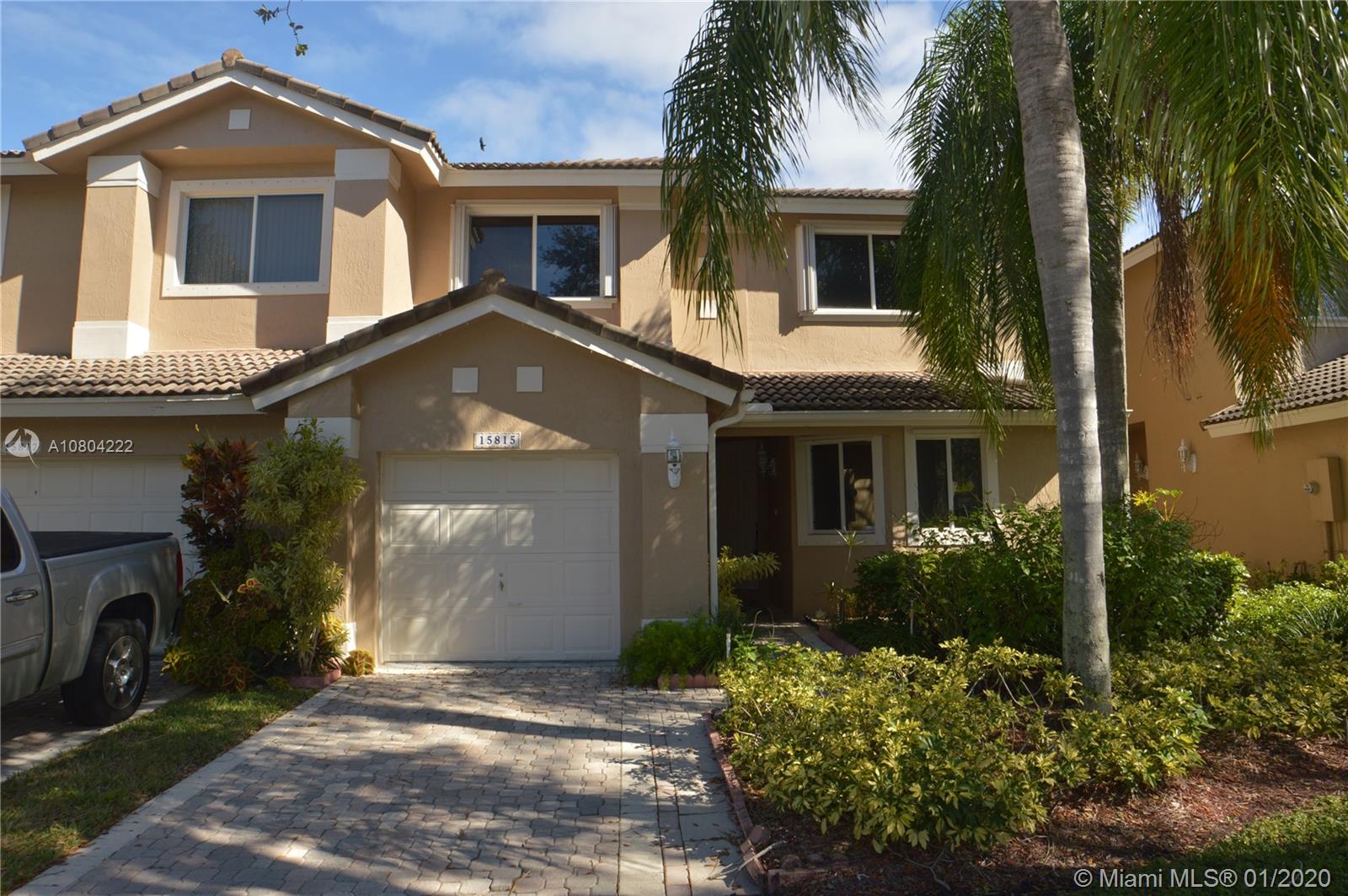 HOLLYWOOD LAKES COUNTRY C - Residential