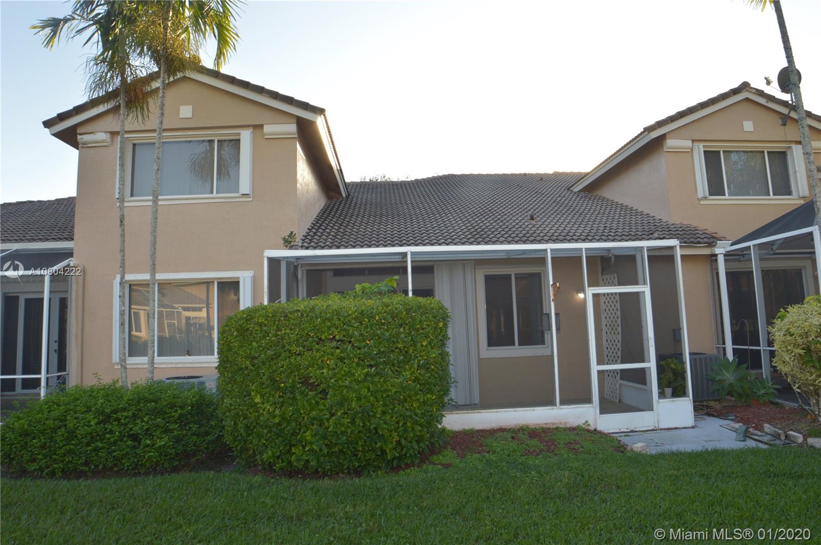 HOLLYWOOD LAKES COUNTRY C - Residential