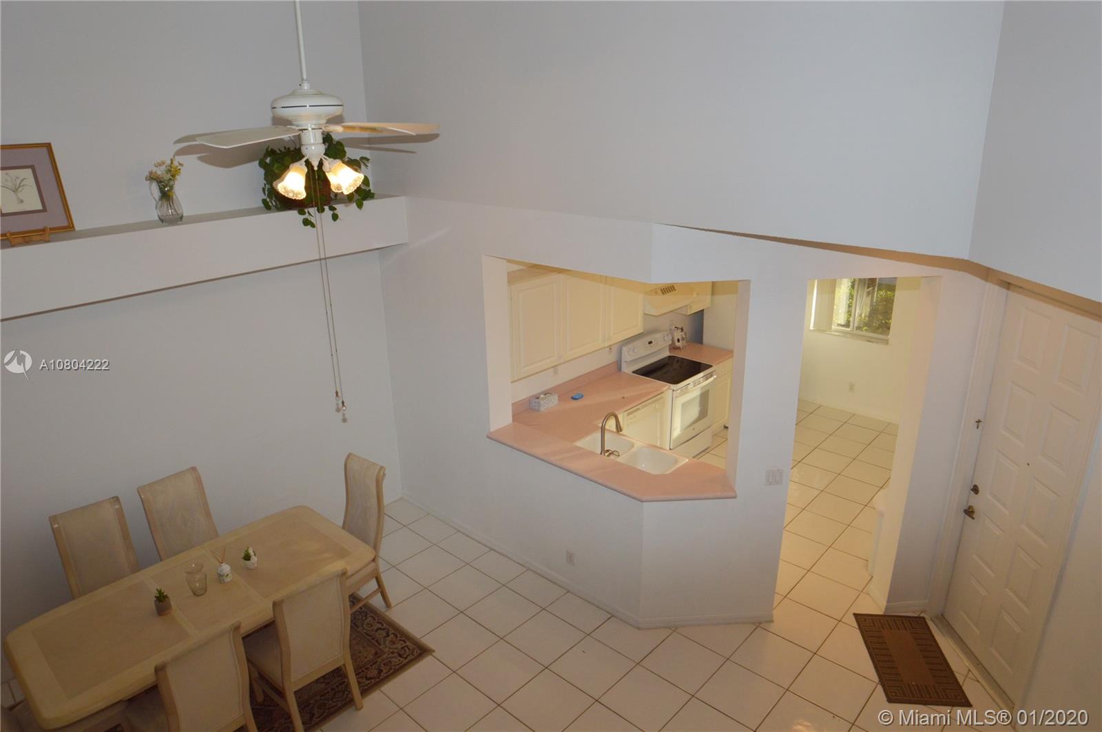 HOLLYWOOD LAKES COUNTRY C - Residential