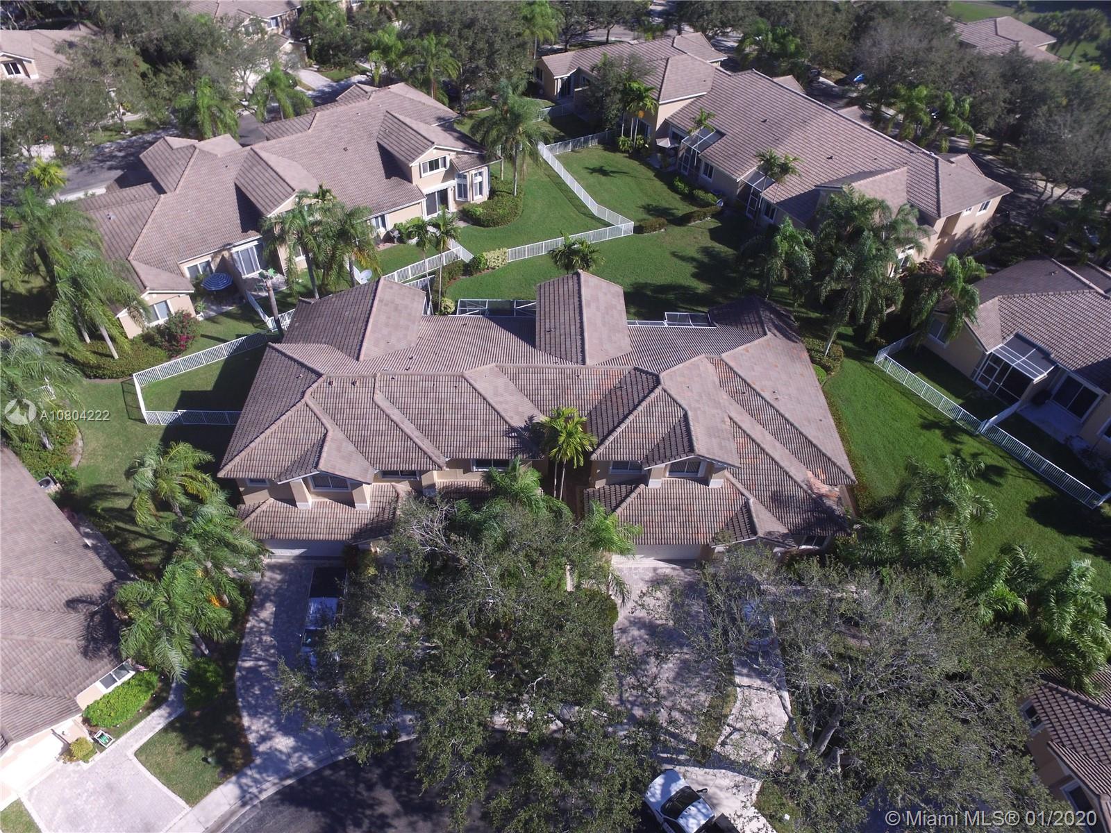 HOLLYWOOD LAKES COUNTRY C - Residential