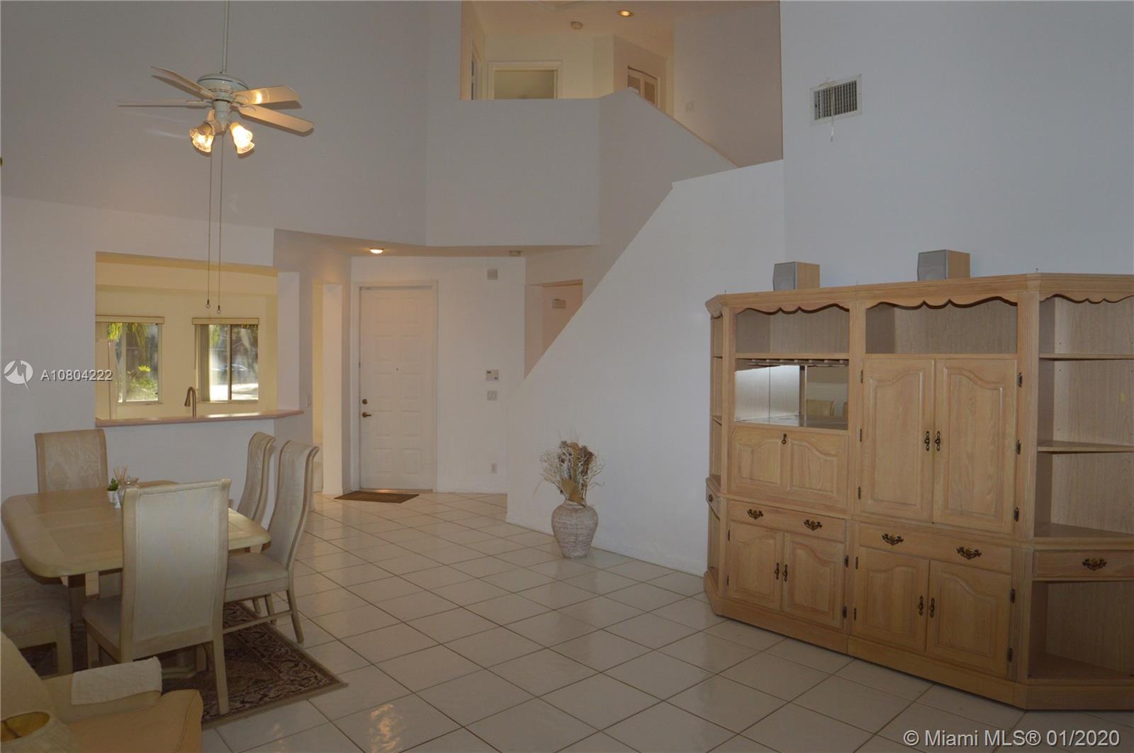 HOLLYWOOD LAKES COUNTRY C - Residential