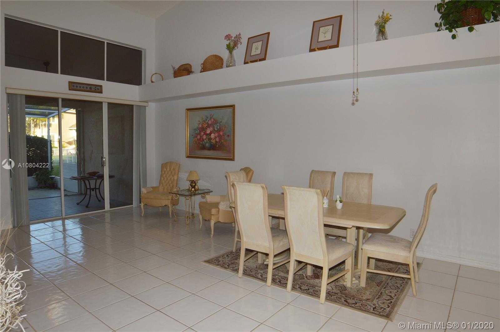 HOLLYWOOD LAKES COUNTRY C - Residential