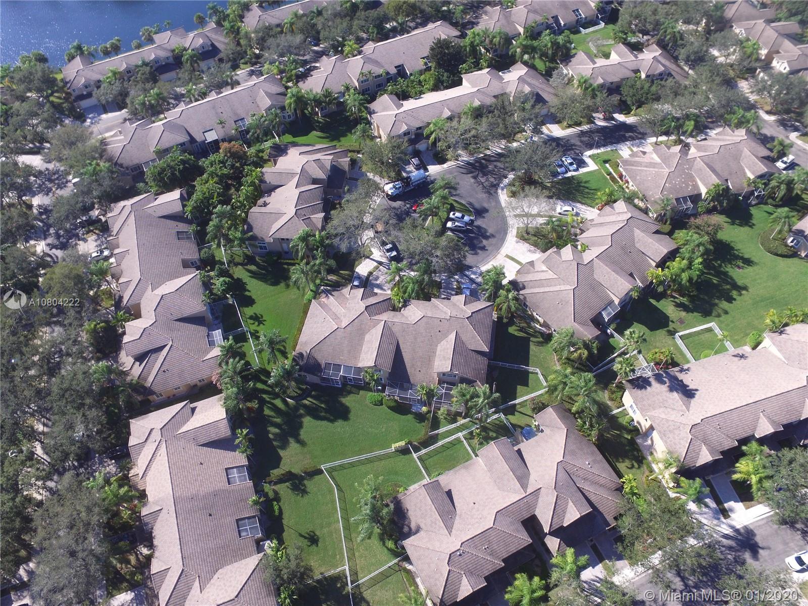 HOLLYWOOD LAKES COUNTRY C - Residential