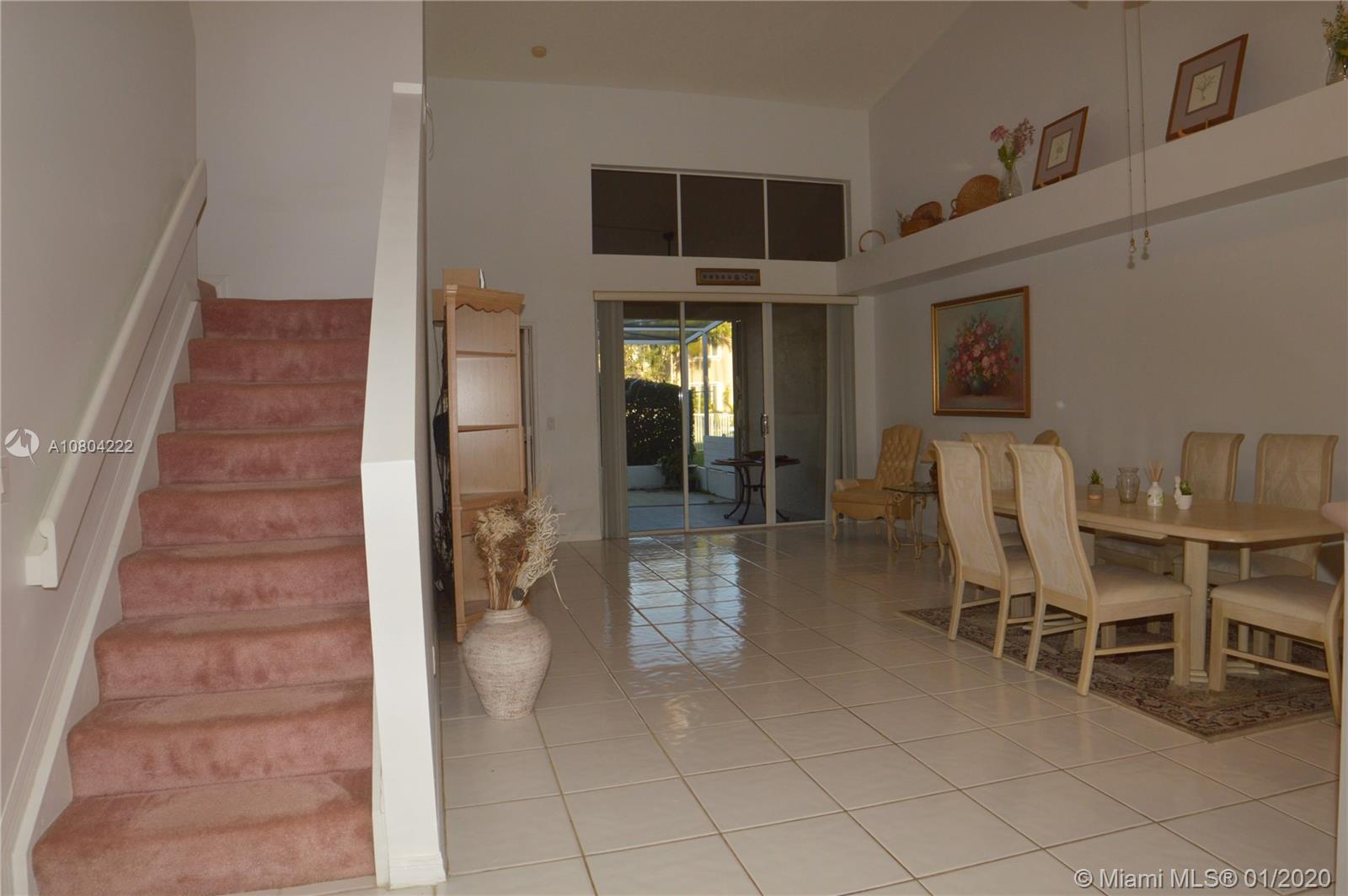 HOLLYWOOD LAKES COUNTRY C - Residential