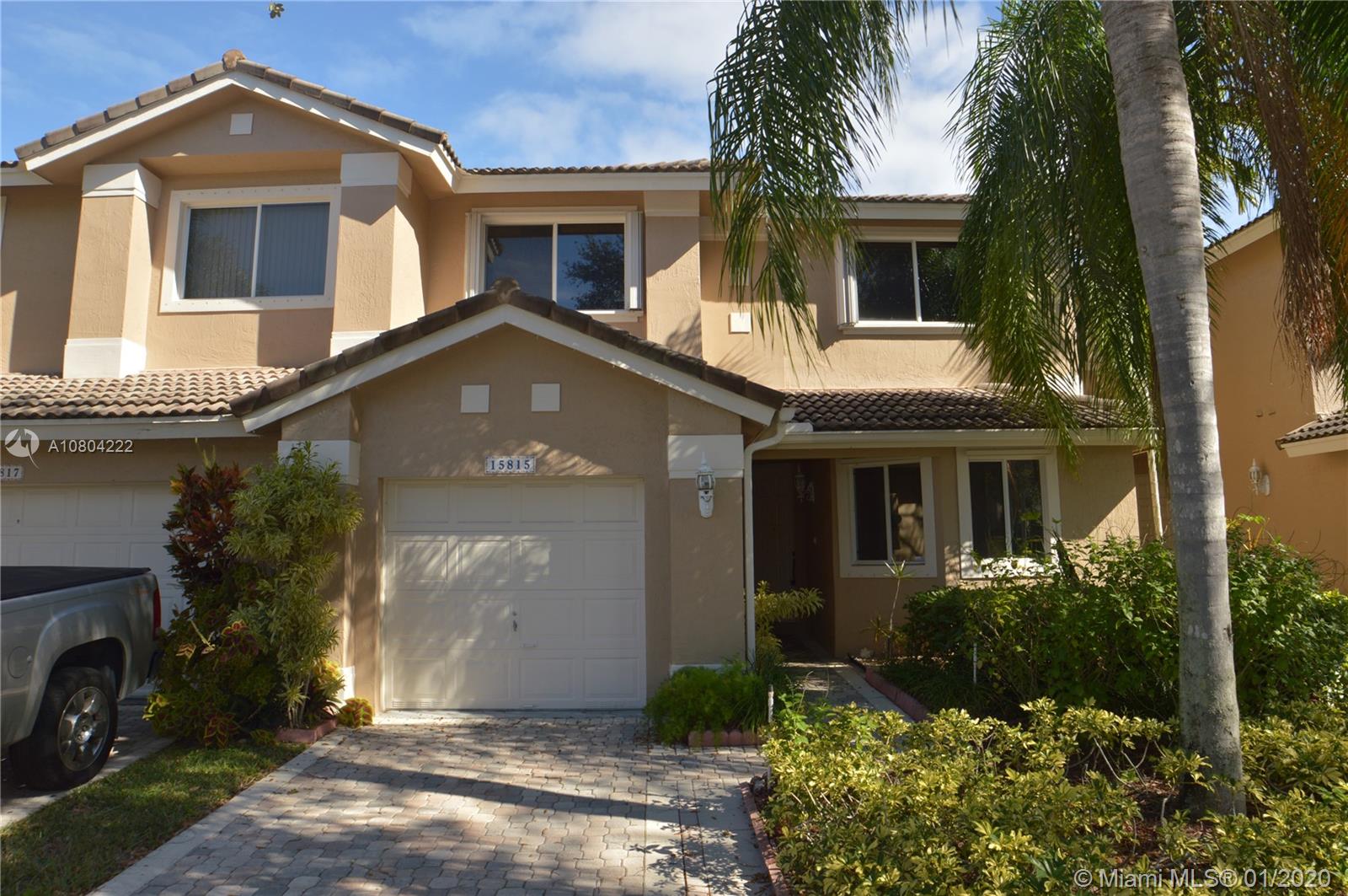 HOLLYWOOD LAKES COUNTRY C - Residential