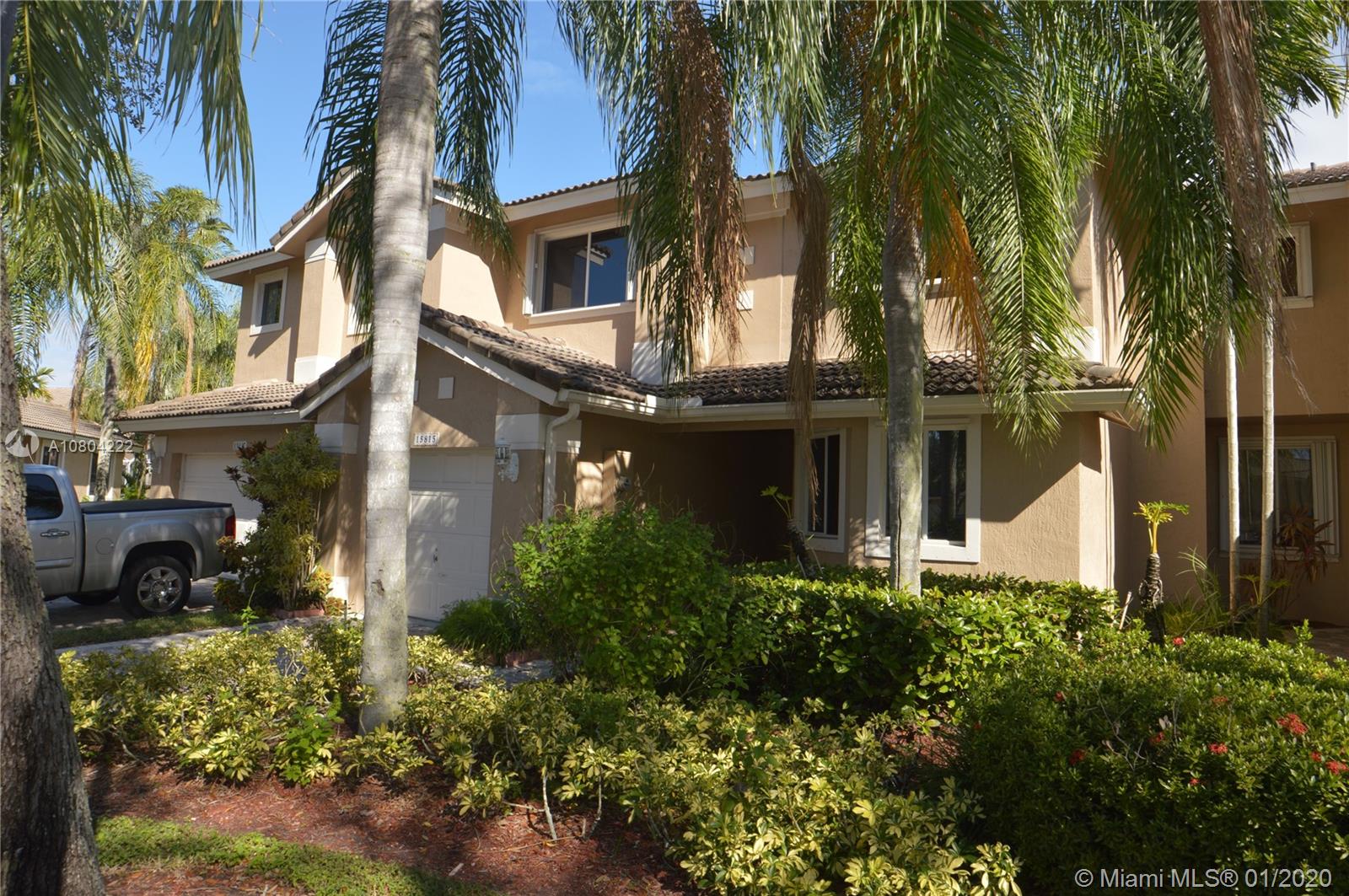 HOLLYWOOD LAKES COUNTRY C - Residential