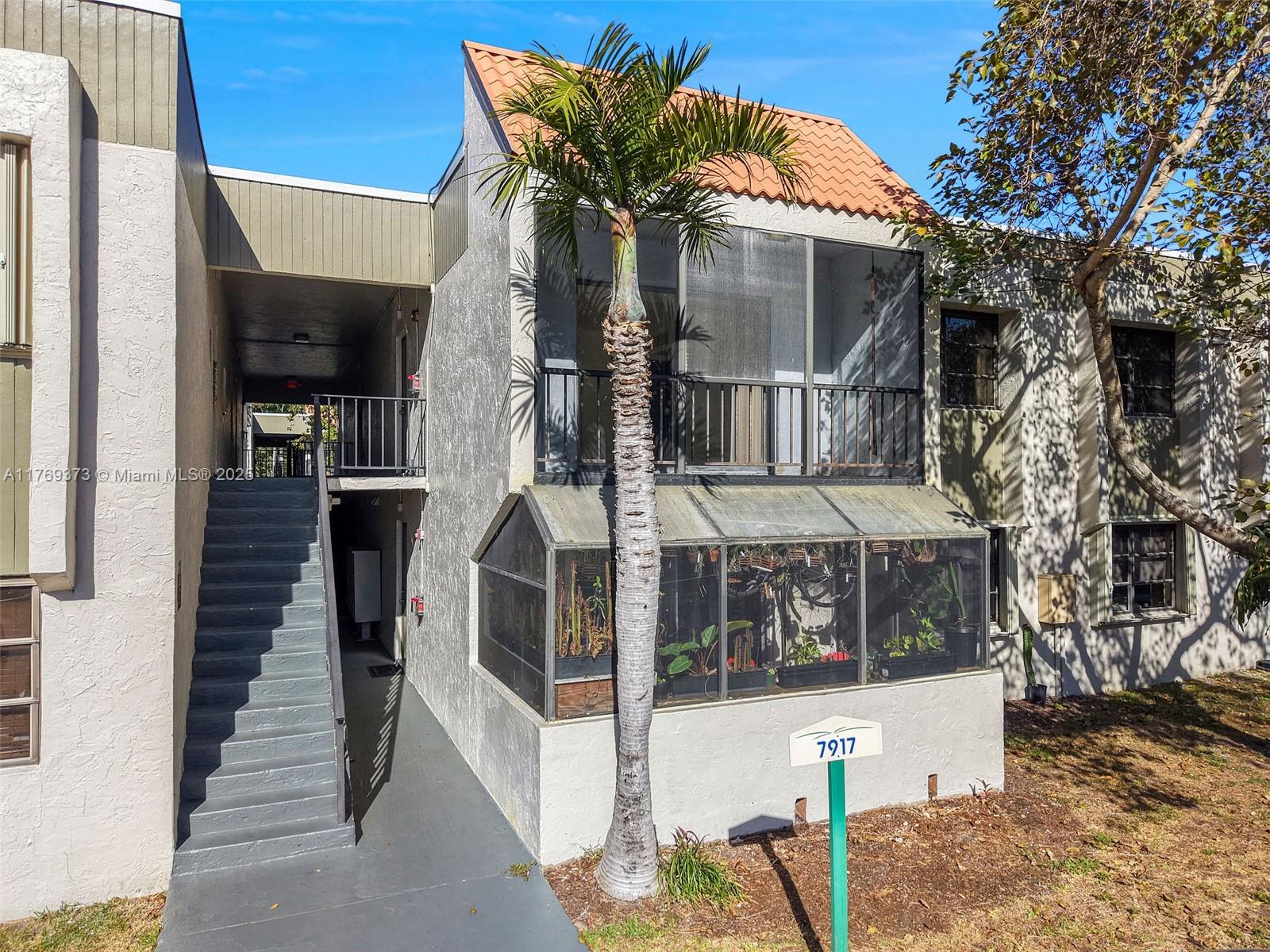 VENETIAN PALMS CONDO - Residential