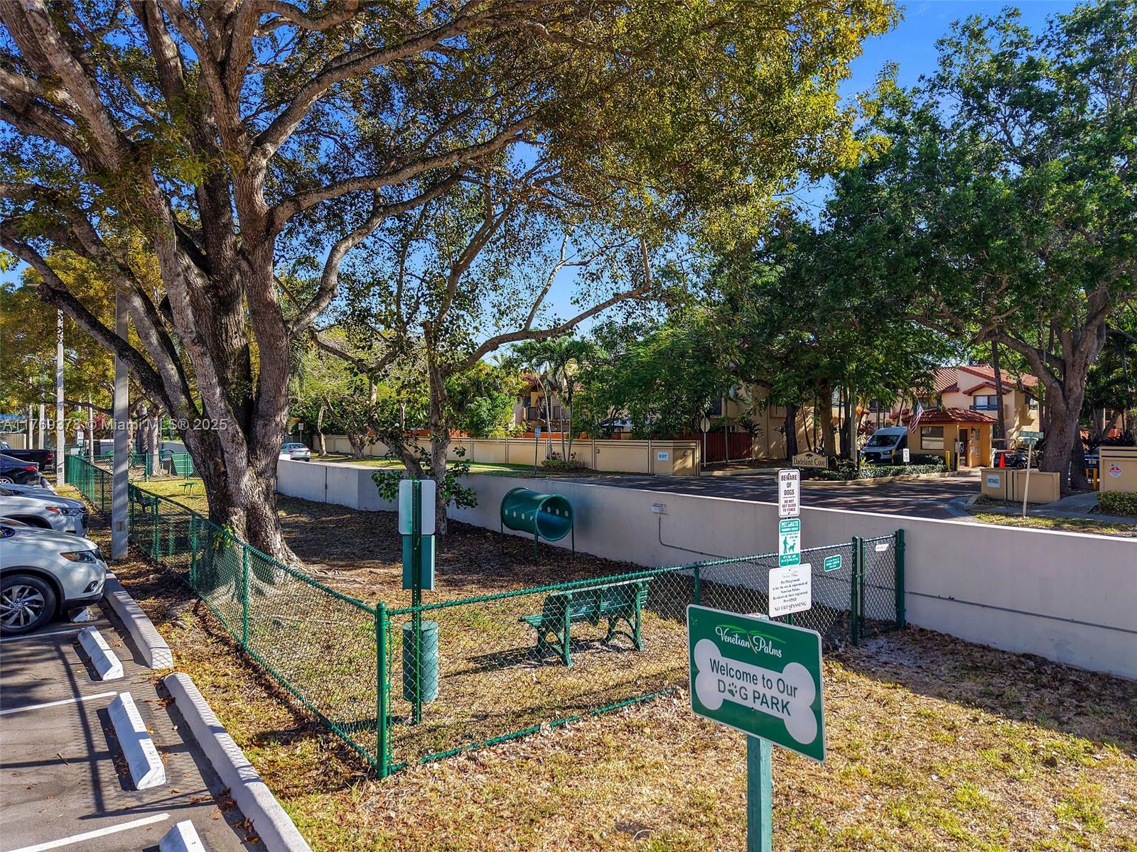 VENETIAN PALMS CONDO - Residential