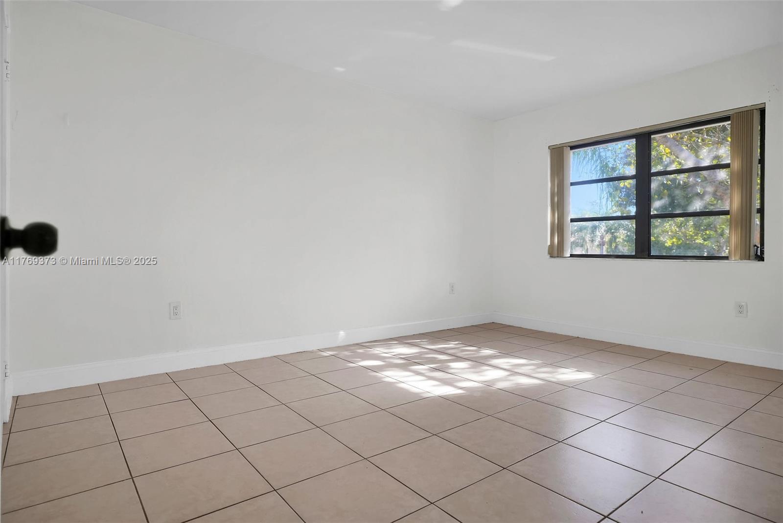 VENETIAN PALMS CONDO - Residential