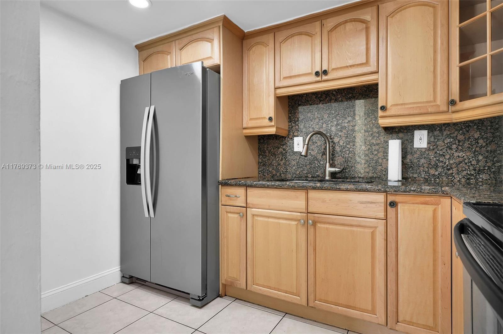 VENETIAN PALMS CONDO - Residential