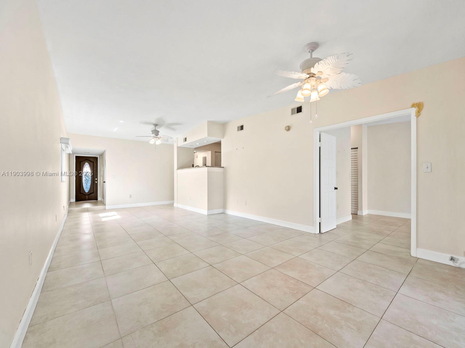 TOWNHOMES OF COUNTRY LAKE - Residential