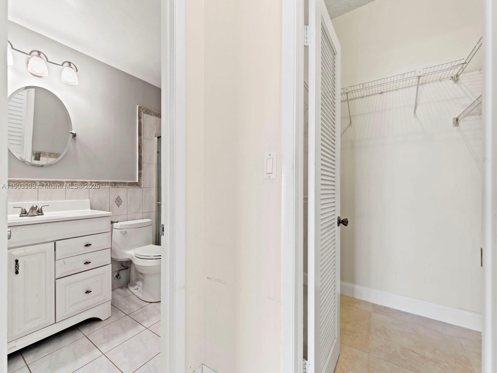 TOWNHOMES OF COUNTRY LAKE - Residential