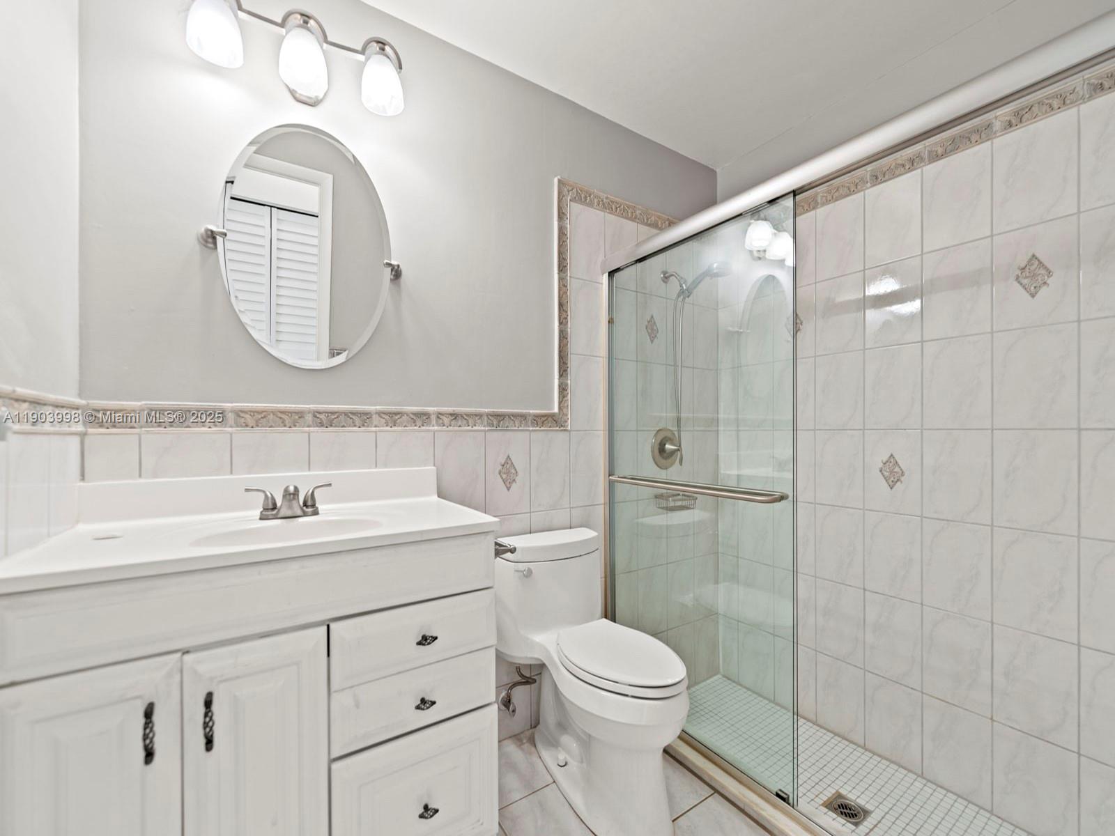 TOWNHOMES OF COUNTRY LAKE - Residential