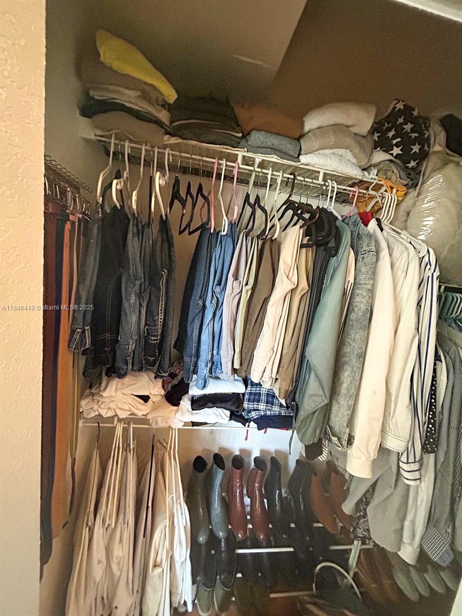 SOUTHAMPTON CONDOMINIUM - Residential