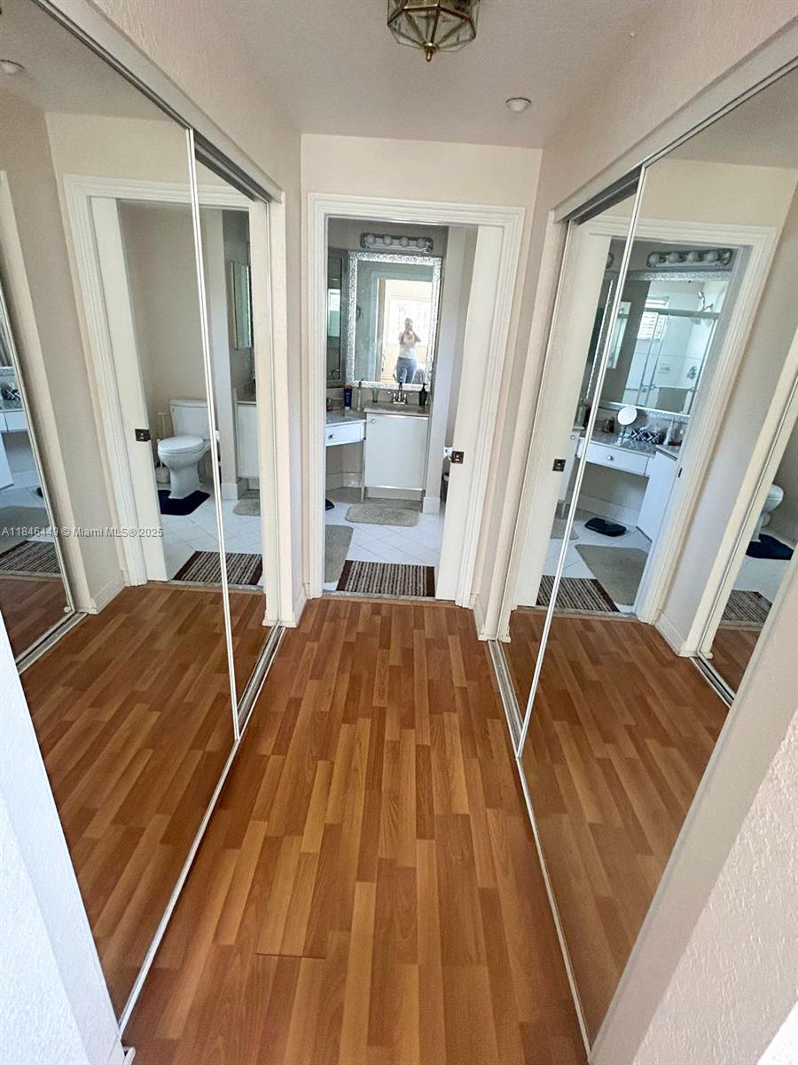 SOUTHAMPTON CONDOMINIUM - Residential