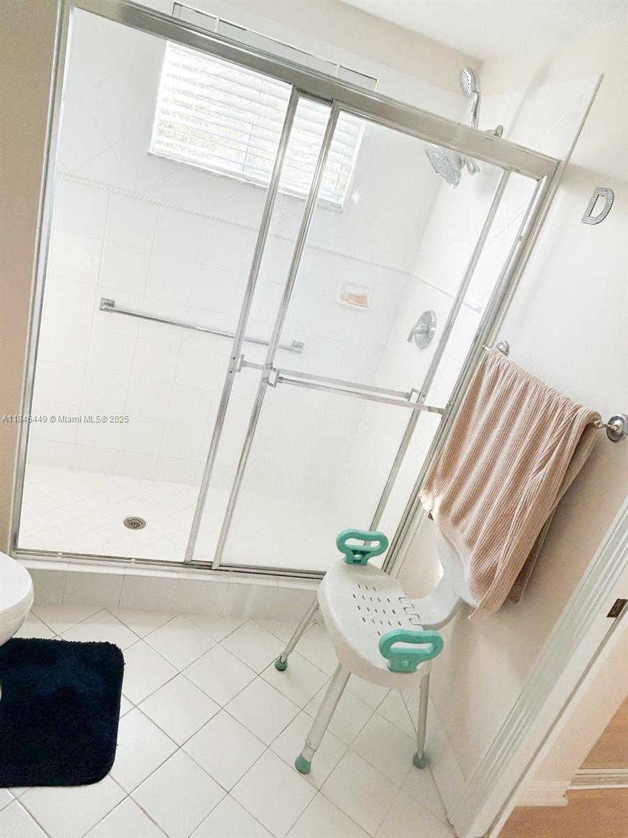 SOUTHAMPTON CONDOMINIUM - Residential