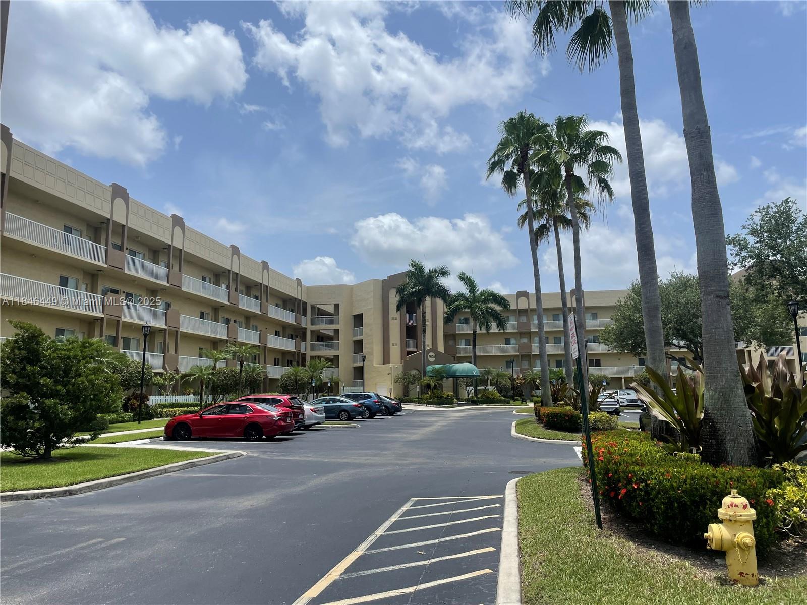 SOUTHAMPTON CONDOMINIUM - Residential