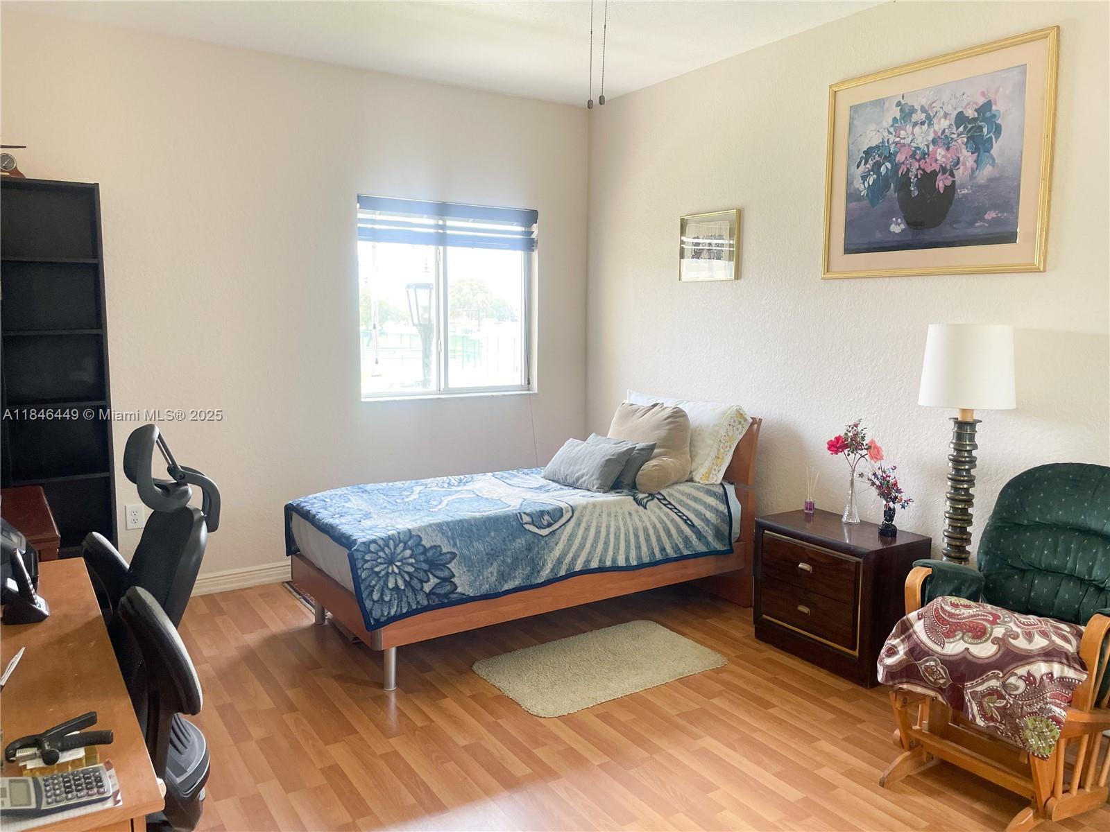 SOUTHAMPTON CONDOMINIUM - Residential