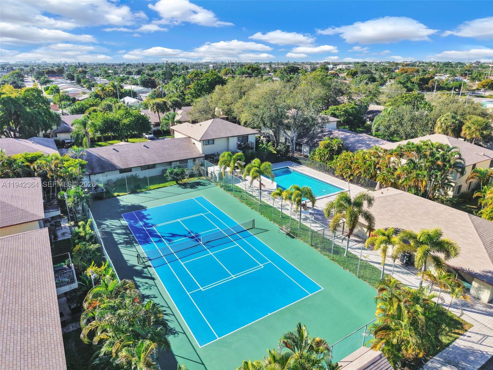 CONDOMINIUM 7 OF LIGHTHOU - Residential