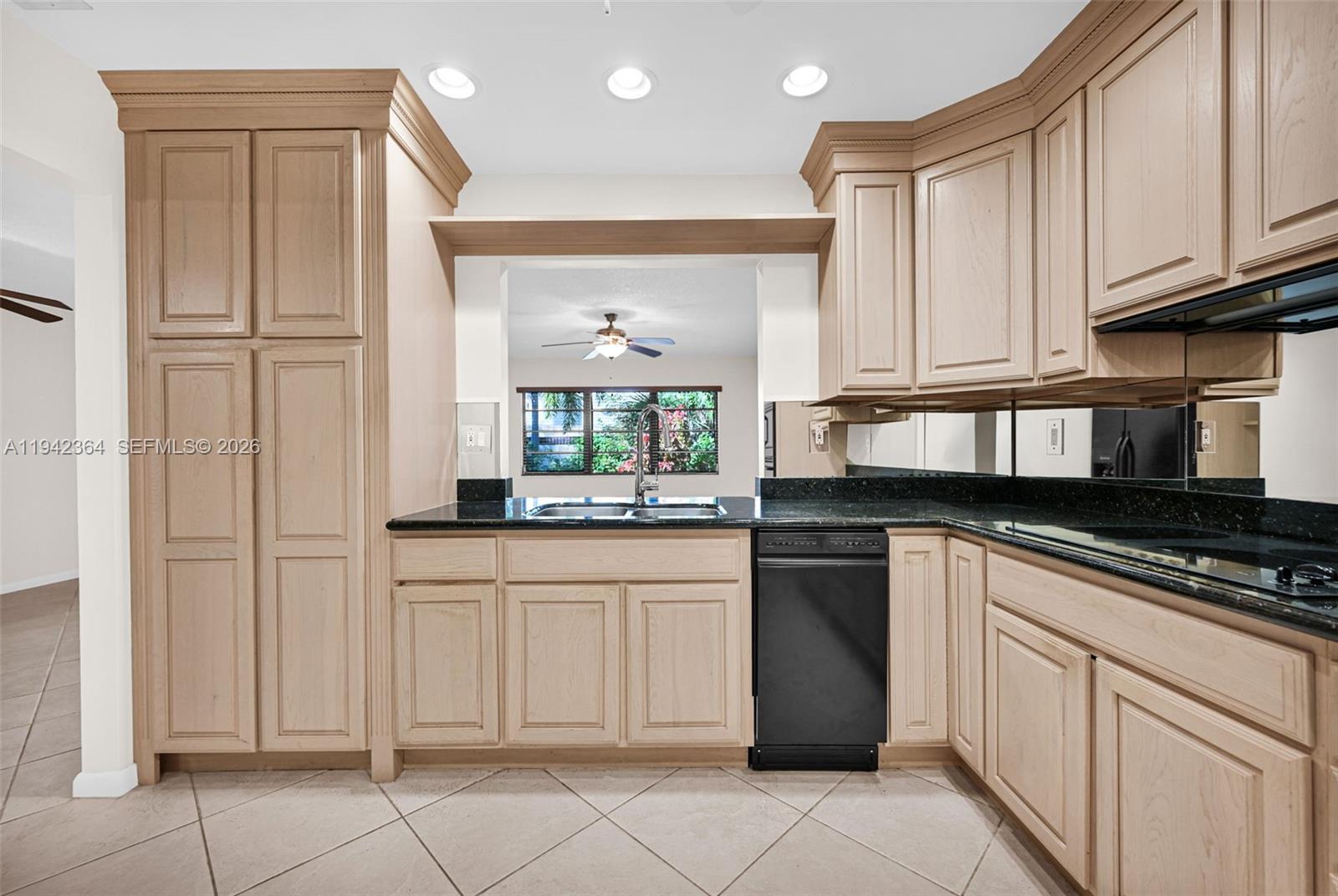 3951 NE 17th Ave 705