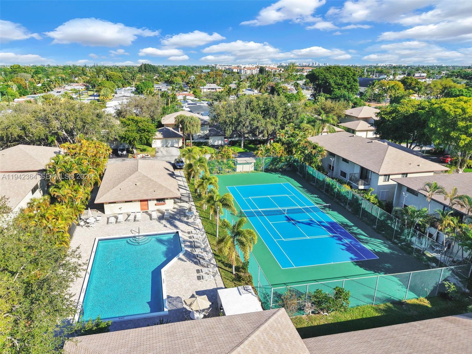 CONDOMINIUM 7 OF LIGHTHOU - Residential