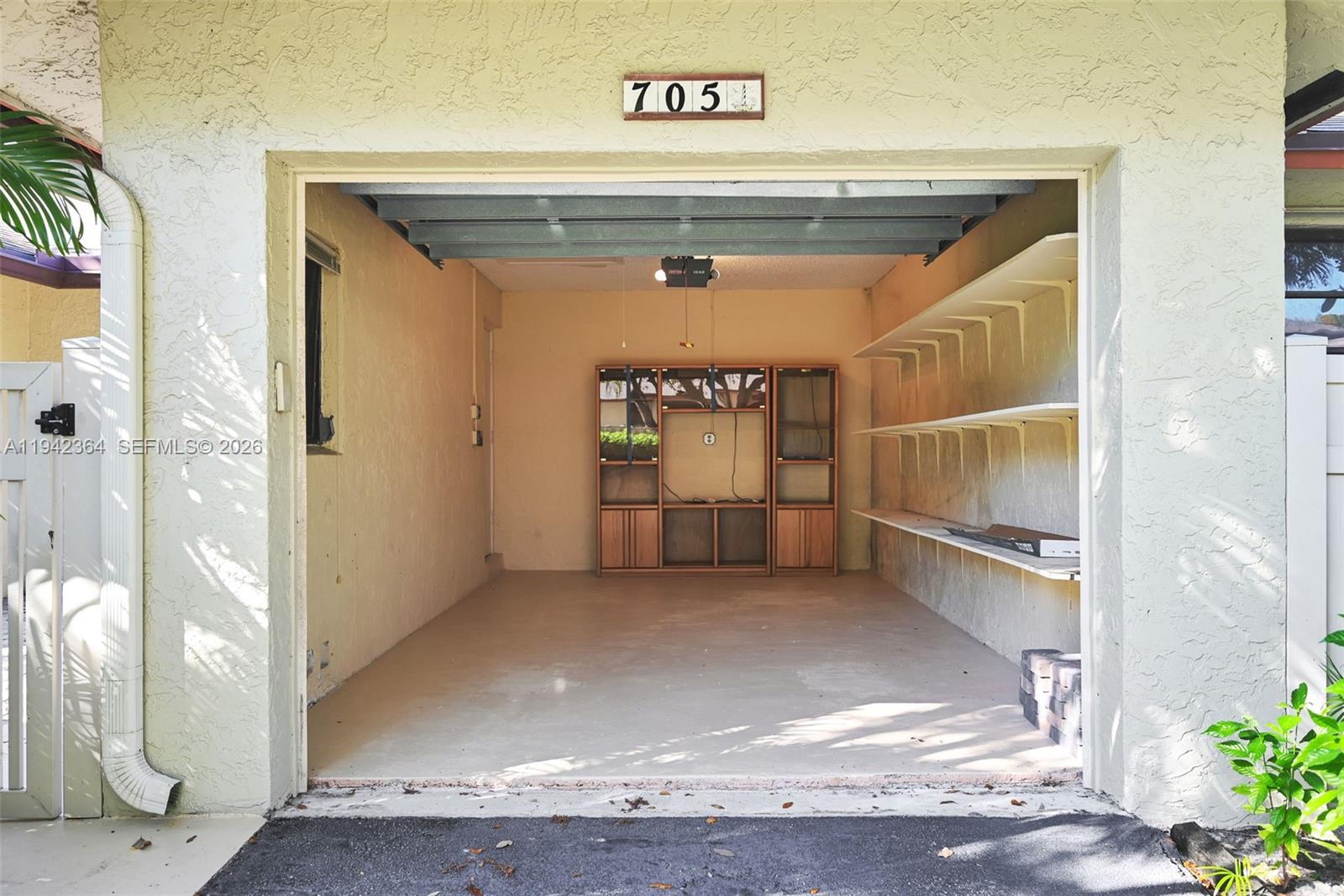 CONDOMINIUM 7 OF LIGHTHOU - Residential