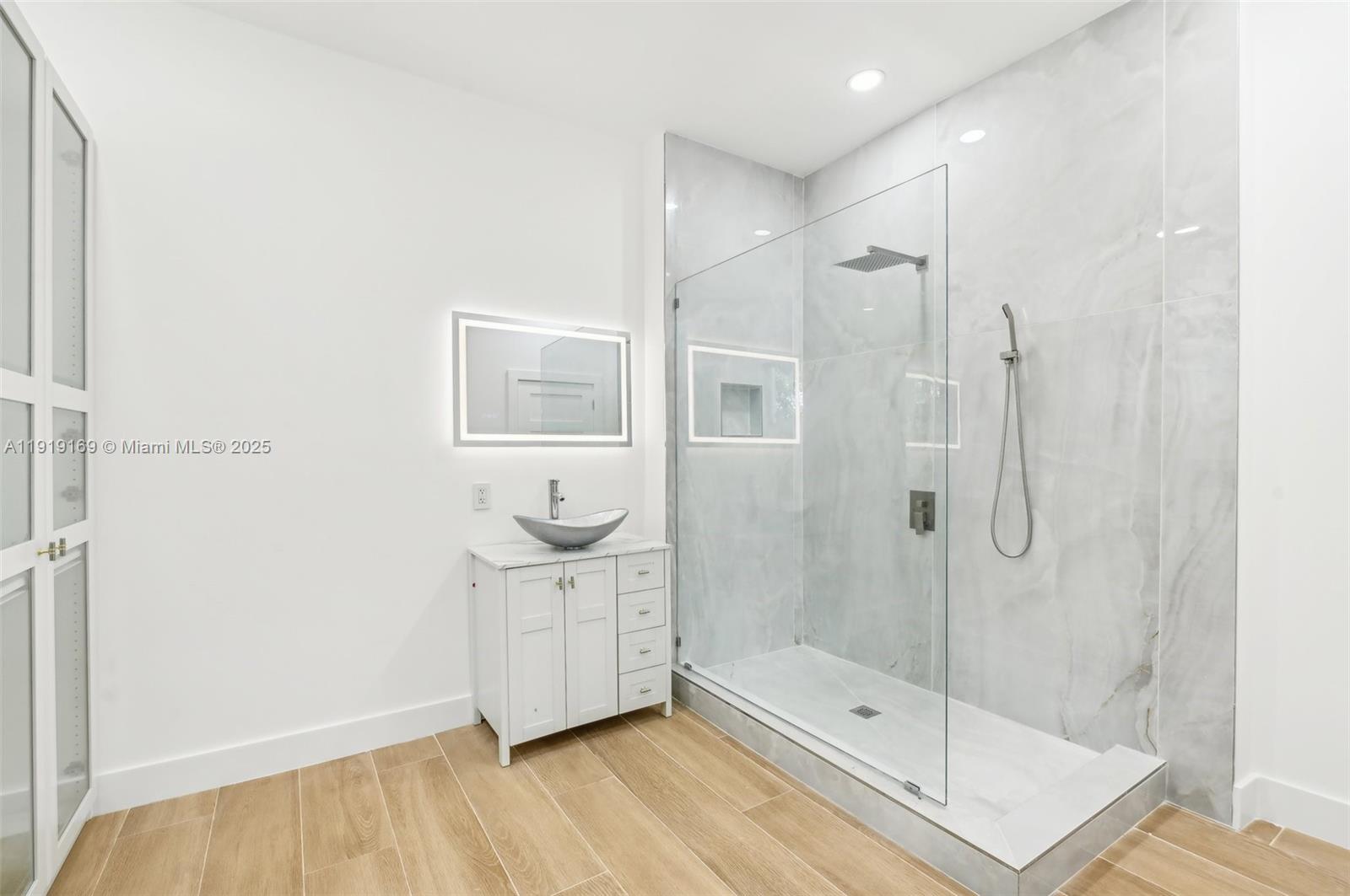 FLAMINGO PARK SEC - Residential