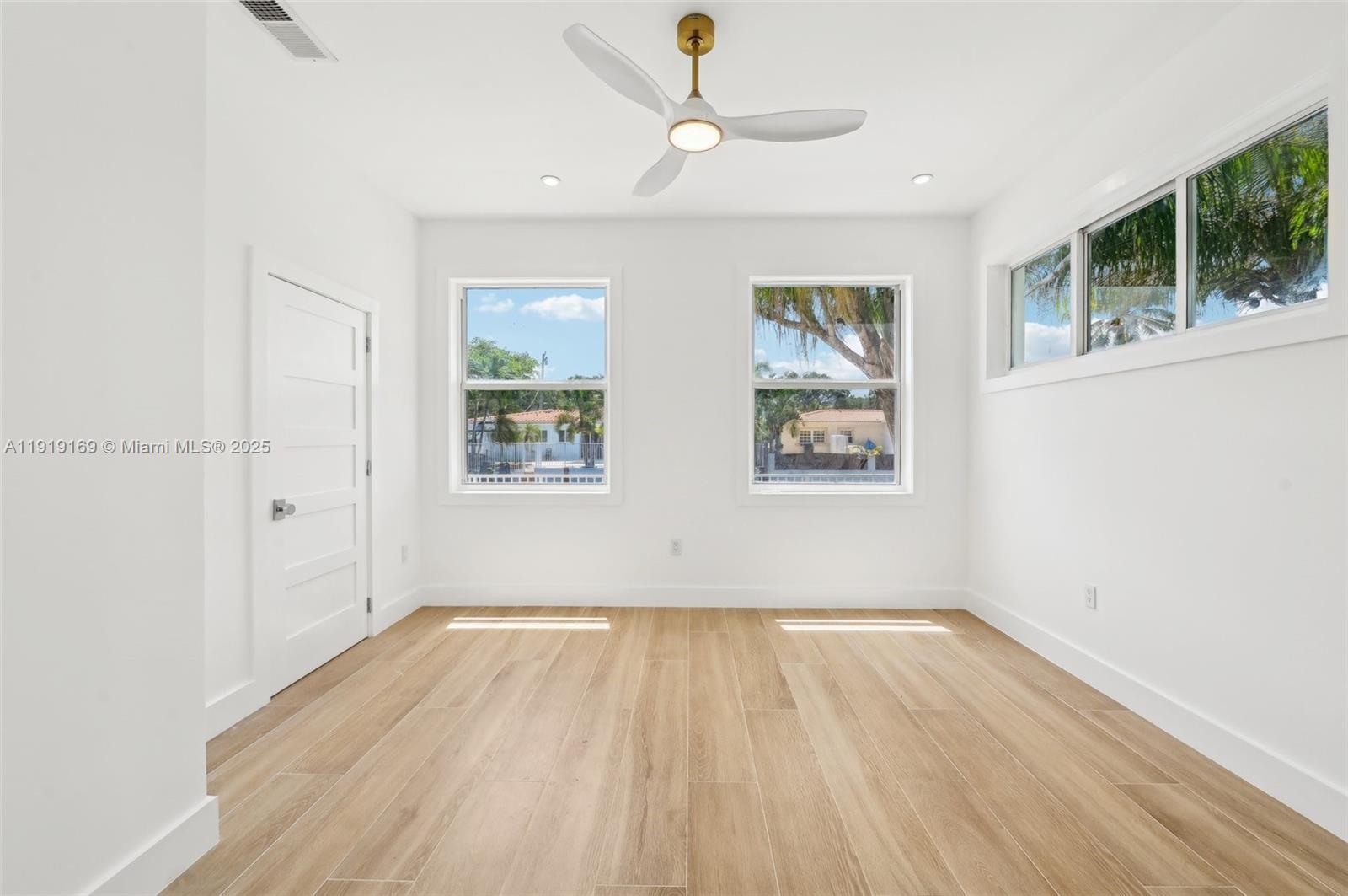 FLAMINGO PARK SEC - Residential