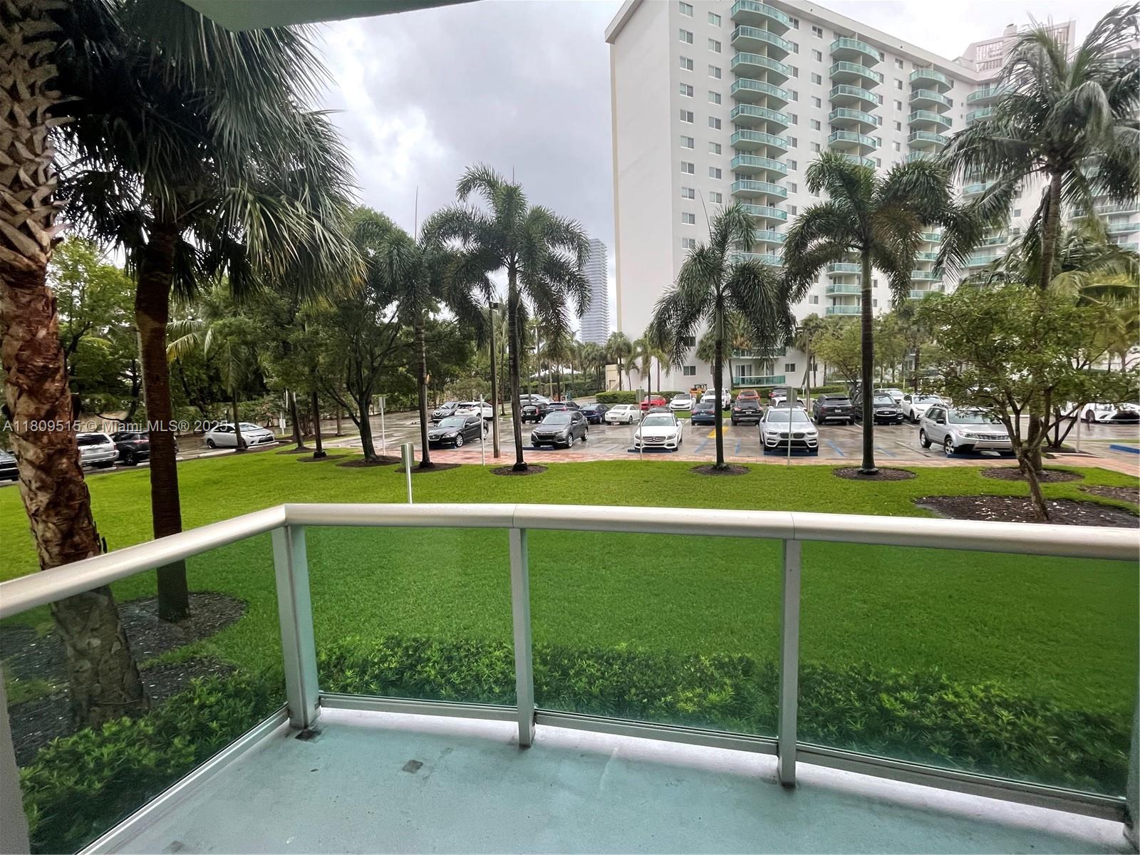 19390 Collins Ave 122, Sunny Isles Beach, Miami-Dade County, Florida - 1 Bedrooms  
2 Bathrooms - 