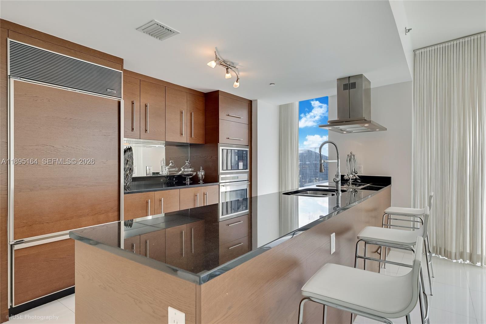 495 Brickell Ave 4710