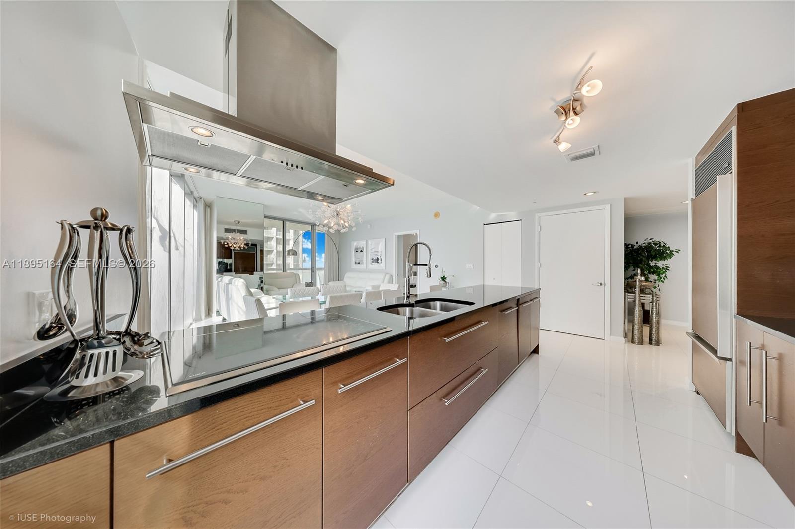 495 Brickell Ave 4710