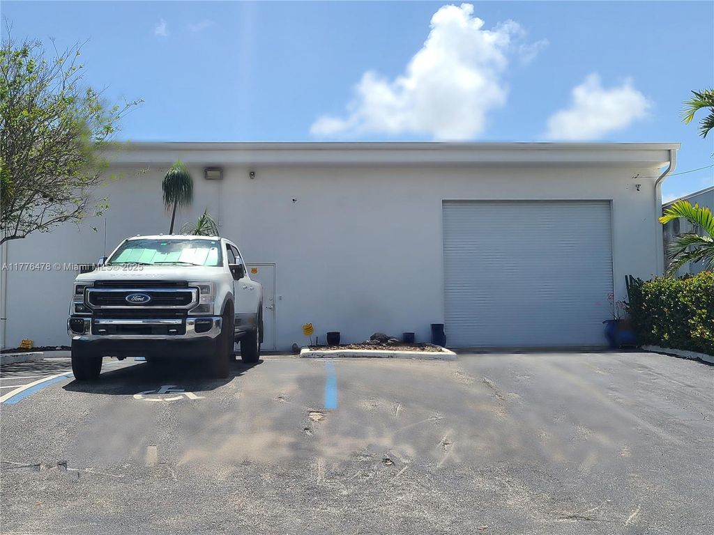 Photo of 224 SW 33rd St #224, Fort Lauderdale, FL 33315 (MLS # A11776478)