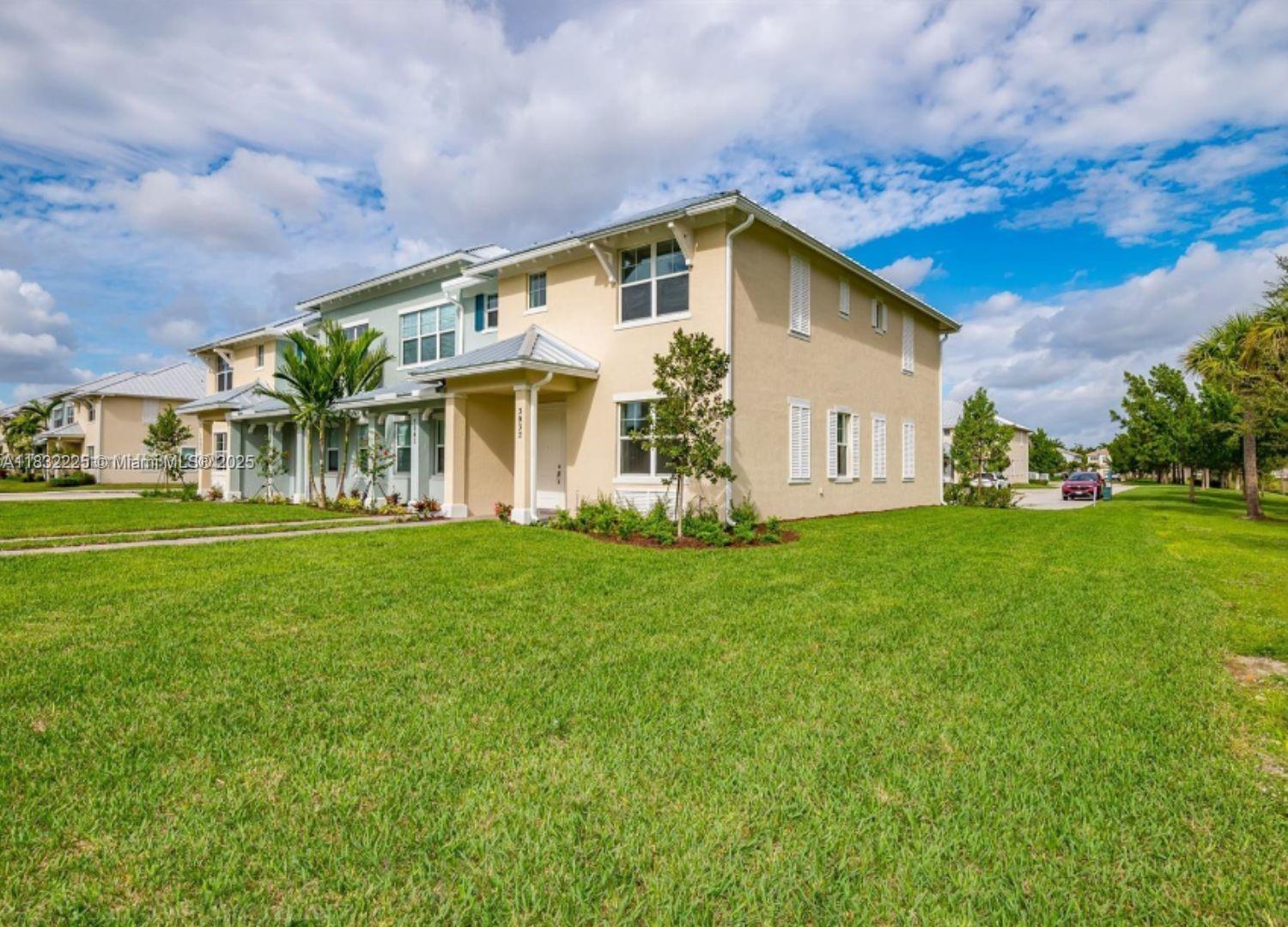 3932 Long Leaf Ln
