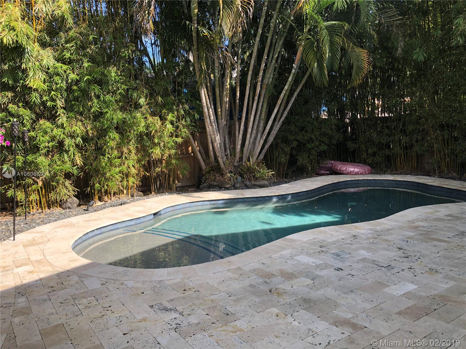 Hollywood Place - Residential