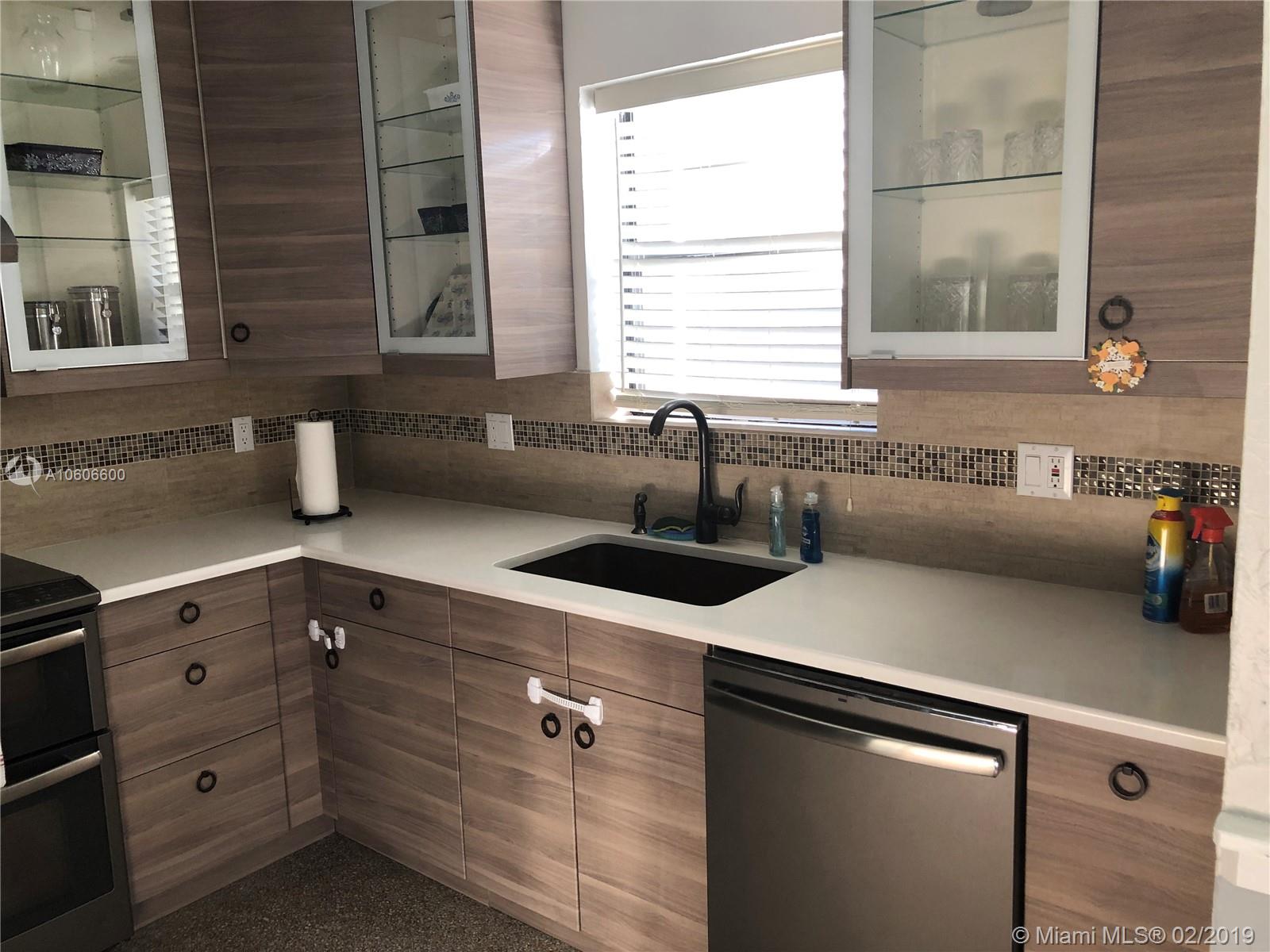 Hollywood Place - Residential