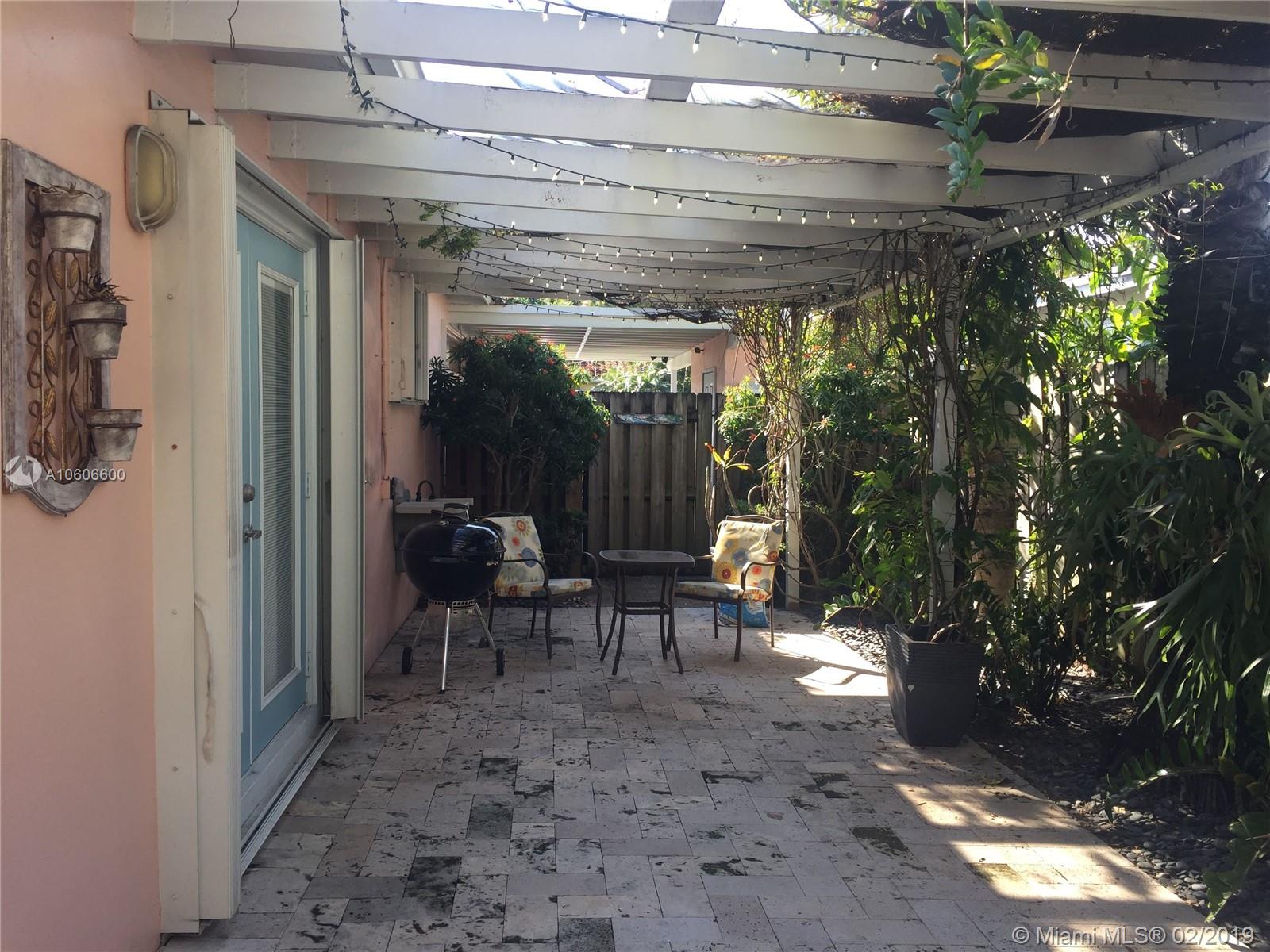 Hollywood Place - Residential