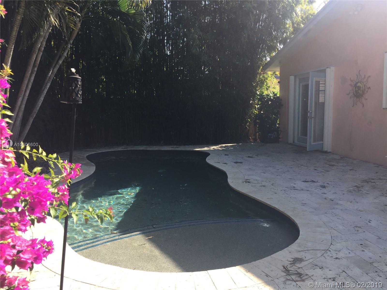 Hollywood Place - Residential