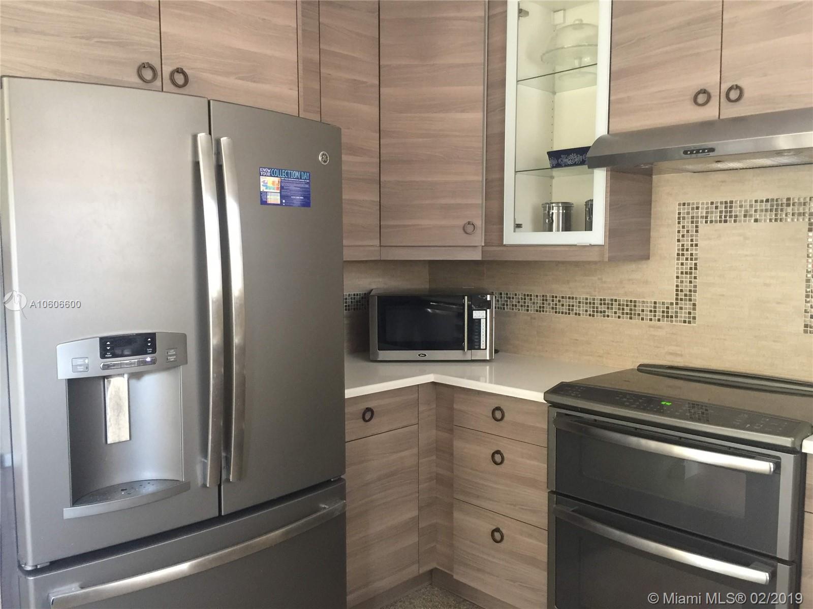 Hollywood Place - Residential