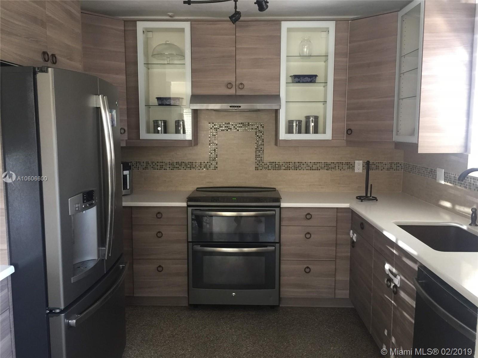 Hollywood Place - Residential