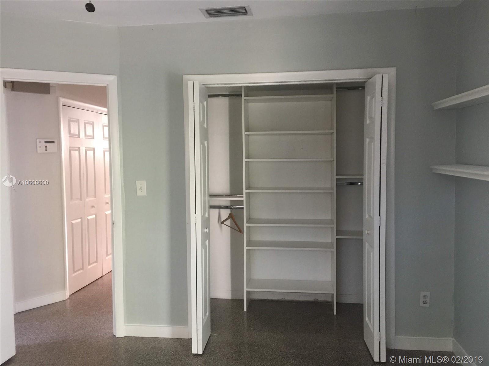 Hollywood Place - Residential